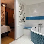 Chateau Moncassin Guest house
