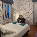Chateau Moncassin Guest house