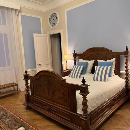Chateau Moncassin Гостевой дом Leyritz-Moncassin