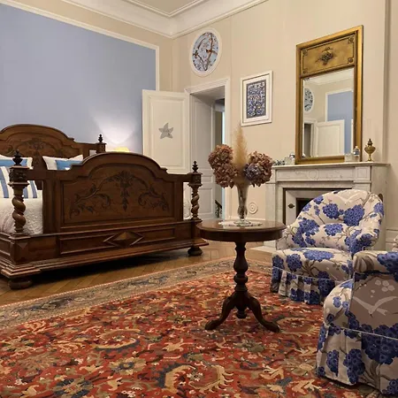 Chateau Moncassin Гостевой дом