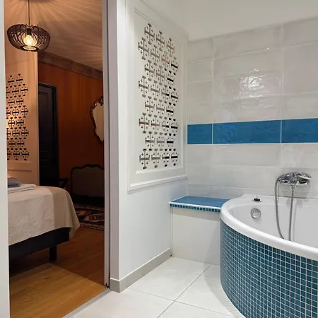 Chateau Moncassin 게스트하우스