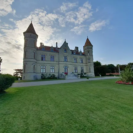 Гостевой дом Chateau Moncassin Leyritz-Moncassin