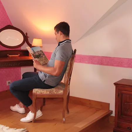 Chateau Moncassin 게스트하우스