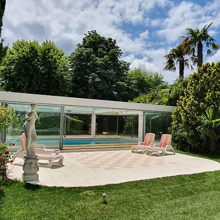 Chateau Moncassin 4*