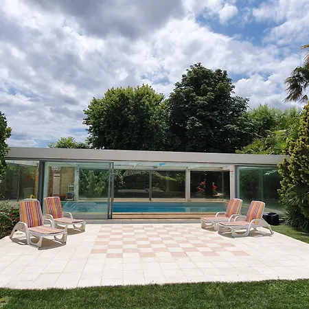 게스트하우스 Chateau Moncassin