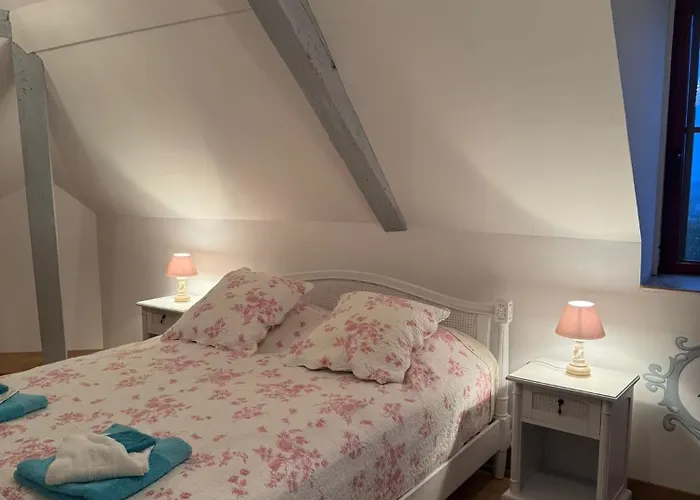 Pensión Chateau Moncassin 4*