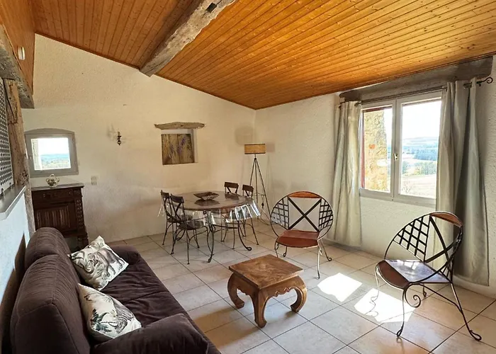 בית הארחה Chateau Moncassin