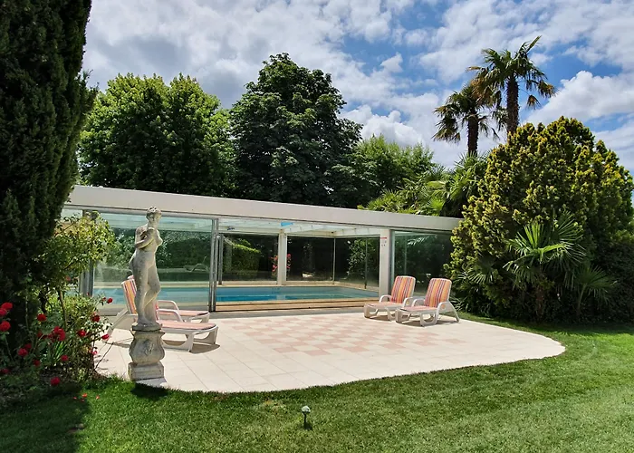 Chateau Moncassin 4*